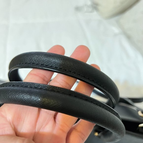 MICHAEL KORS  BLACK HANGBAG, BLACK WITH GOD TONE HARDWARE - Picture 6 of 16